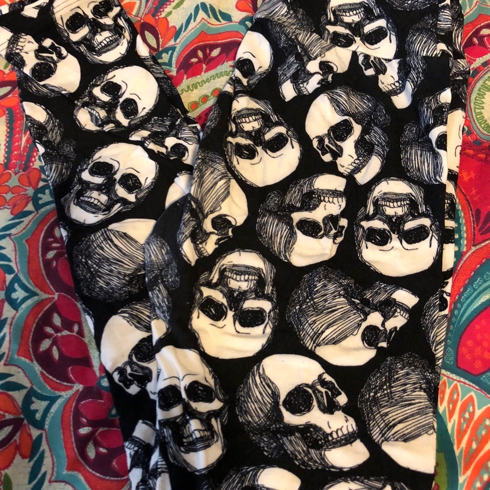 Lularoe skull leggings